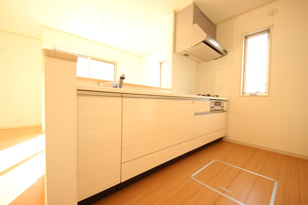Same specifications photo (kitchen). It is the kitchen of the same specification. The length is also the system kitchen work space of 255cm sink also I'm very large! ! Delicious dinner can not make and not that this kitchen?! ?