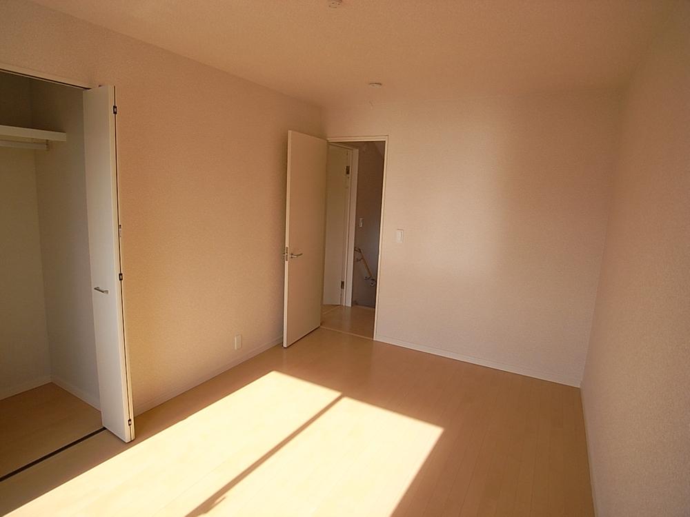 Non-living room. Sunlight will plug to the back of the room.