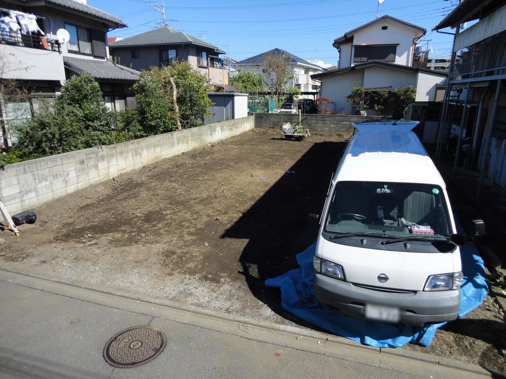 Local photos, including front road. Local (10 May 2013) Shooting