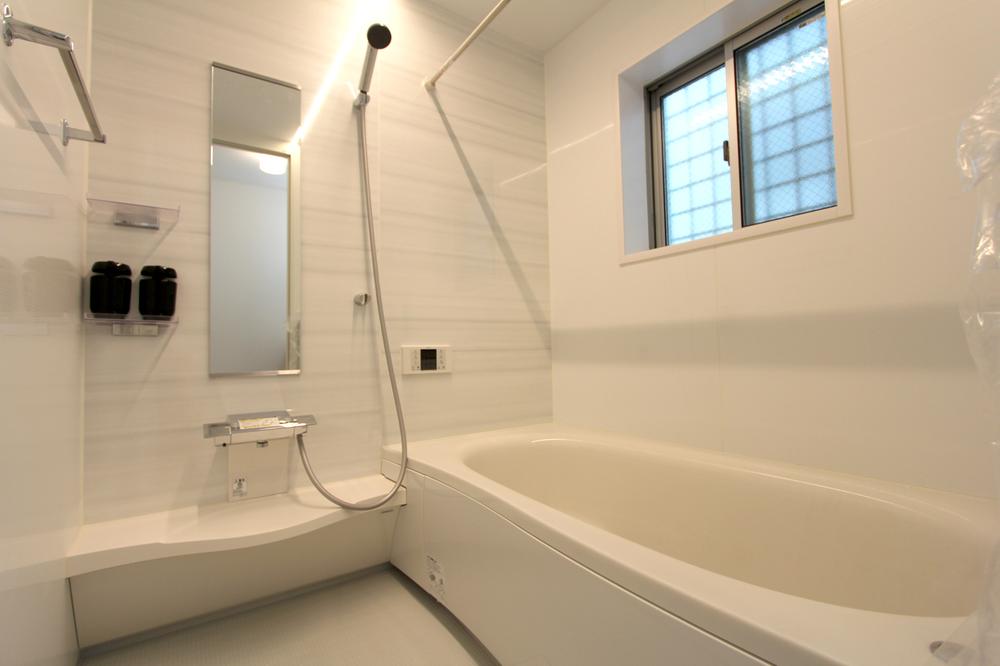 Same specifications photo (bathroom). Same specifications (October 2013) Shooting