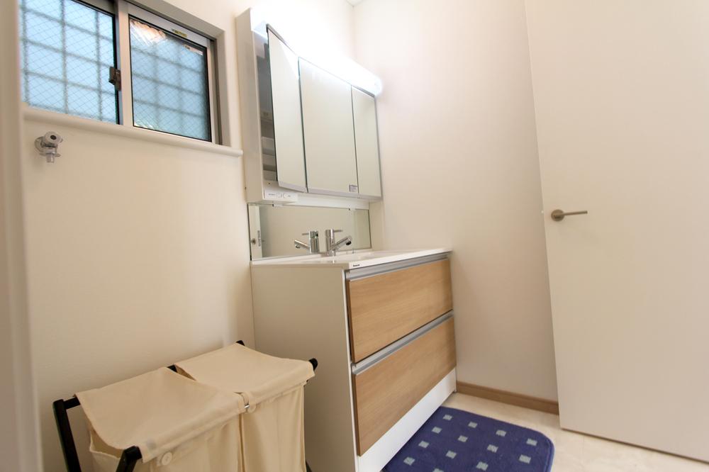 Same specifications photos (Other introspection). Same specifications (October 2013) Shooting