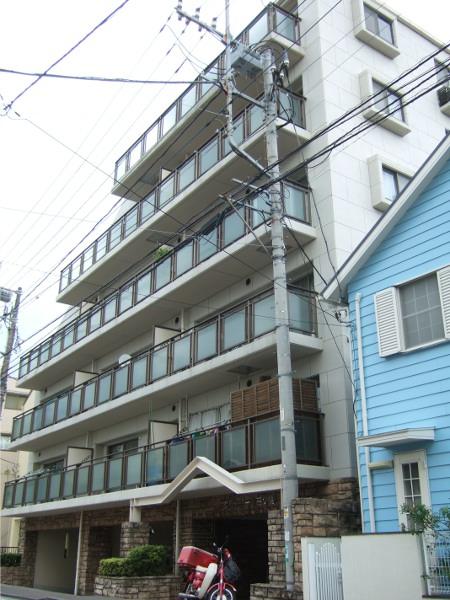 Local appearance photo. Local (11 May 2013) Shooting