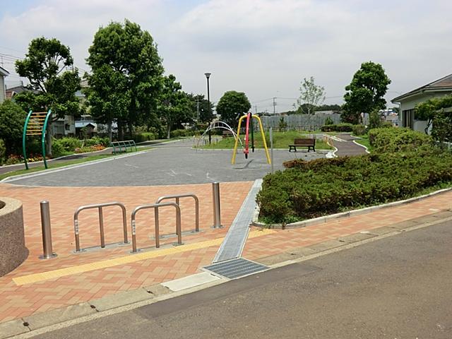 park. Nakayashiki 1000m to Third Street Park