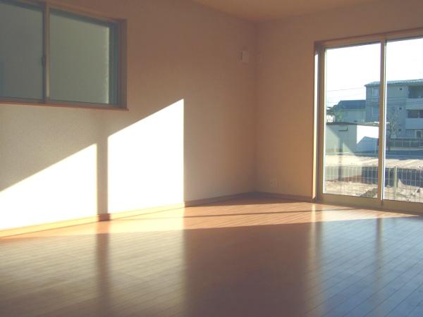 Living. Local (12 May 2013) Shooting 4 Building