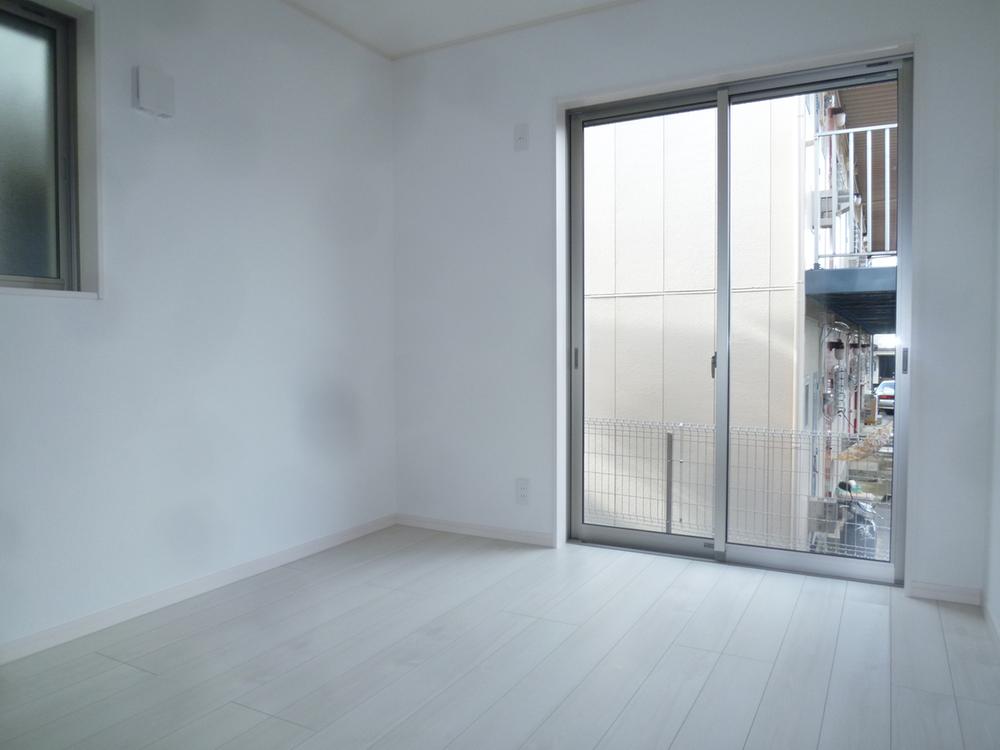 Non-living room. Local (12 May 2013) Shooting