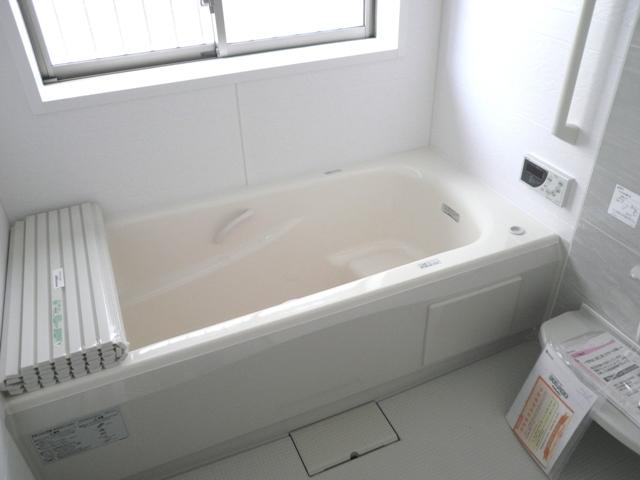 Same specifications photo (bathroom)