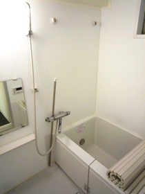 Bath. Reheating ・ With bathroom ventilation drying function