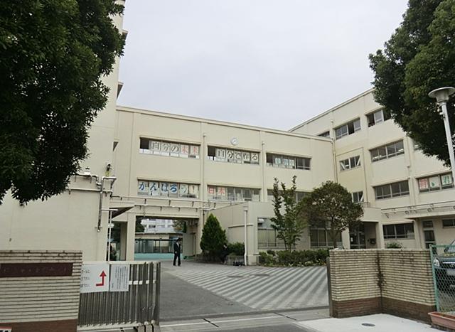 Junior high school. 1600m to Yokohama Municipal Higashino Junior High School