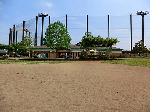 park. You enjoy Omoikkiri children and pets and play is a holiday in the 650m lush large park until Seya Hongo park