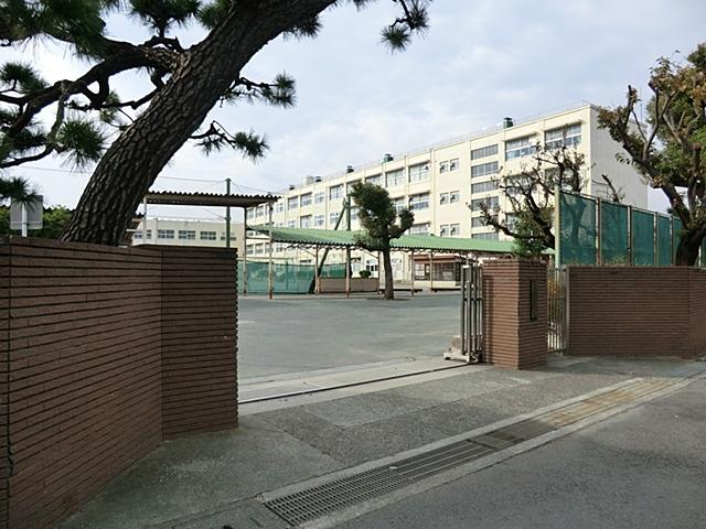 Primary school. 730m to Yokohama Municipal Kibougaoka Elementary School