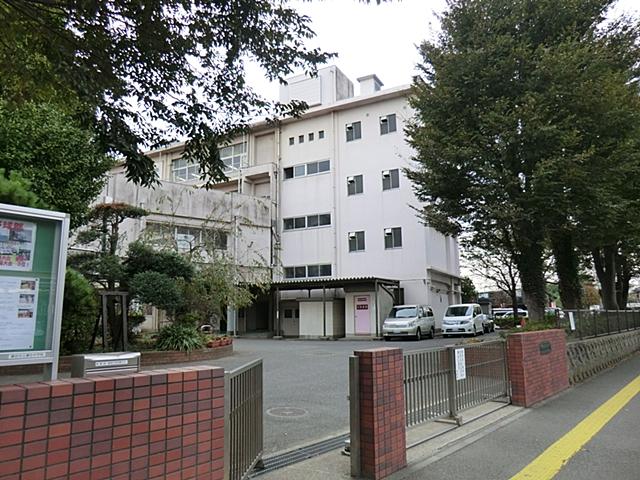 Junior high school. 1100m to Yokohama Municipal Seya junior high school