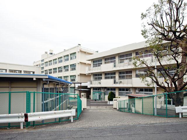 Junior high school. 1240m to Yokohama Municipal Higashino Junior High School