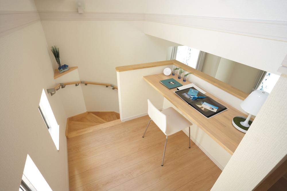 Other introspection.  [Study Corner] Set up a counter where you can feel the shape of a family such as the landing of the dining space aside and stairs.  ※ Publication photograph of is in reference photo, In fact the different.