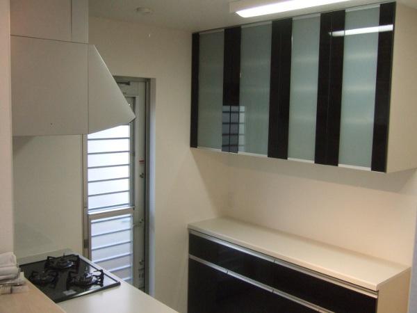 Kitchen. Storage-rich kitchen ☆