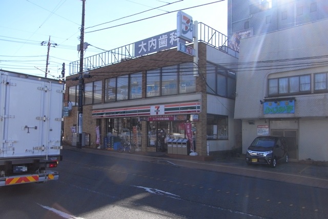 Convenience store. Seven-Eleven Yokohama Mitsuzakai store up (convenience store) 230m