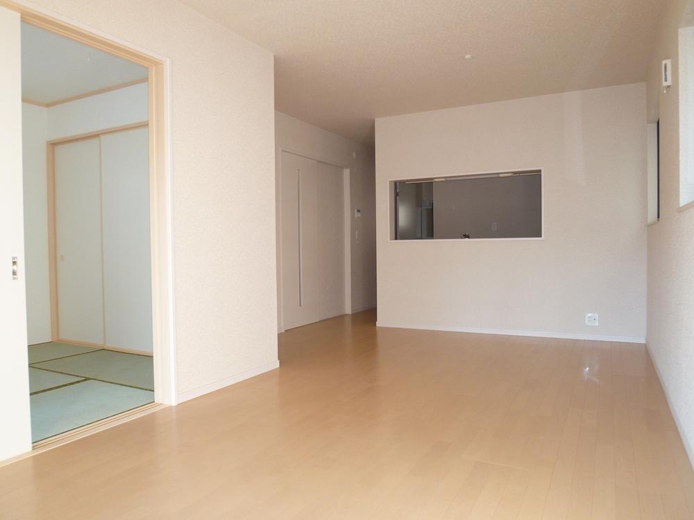 Living. Building 2 Indoor (December 5, 2013) Shooting