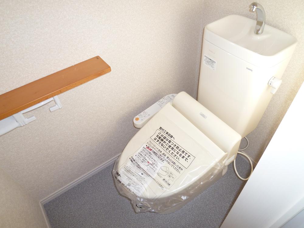 Toilet. Building 2 Indoor (December 5, 2013) Shooting