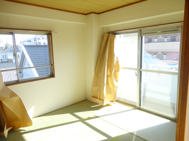 Living and room