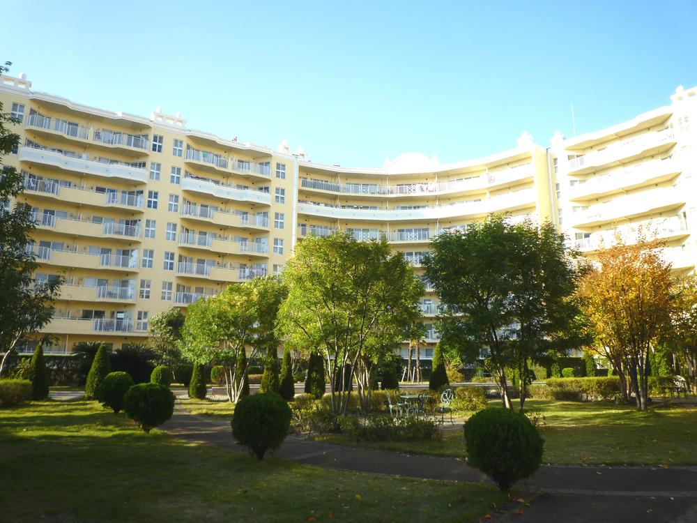 Local appearance photo. Room looks the courtyard of the landscape