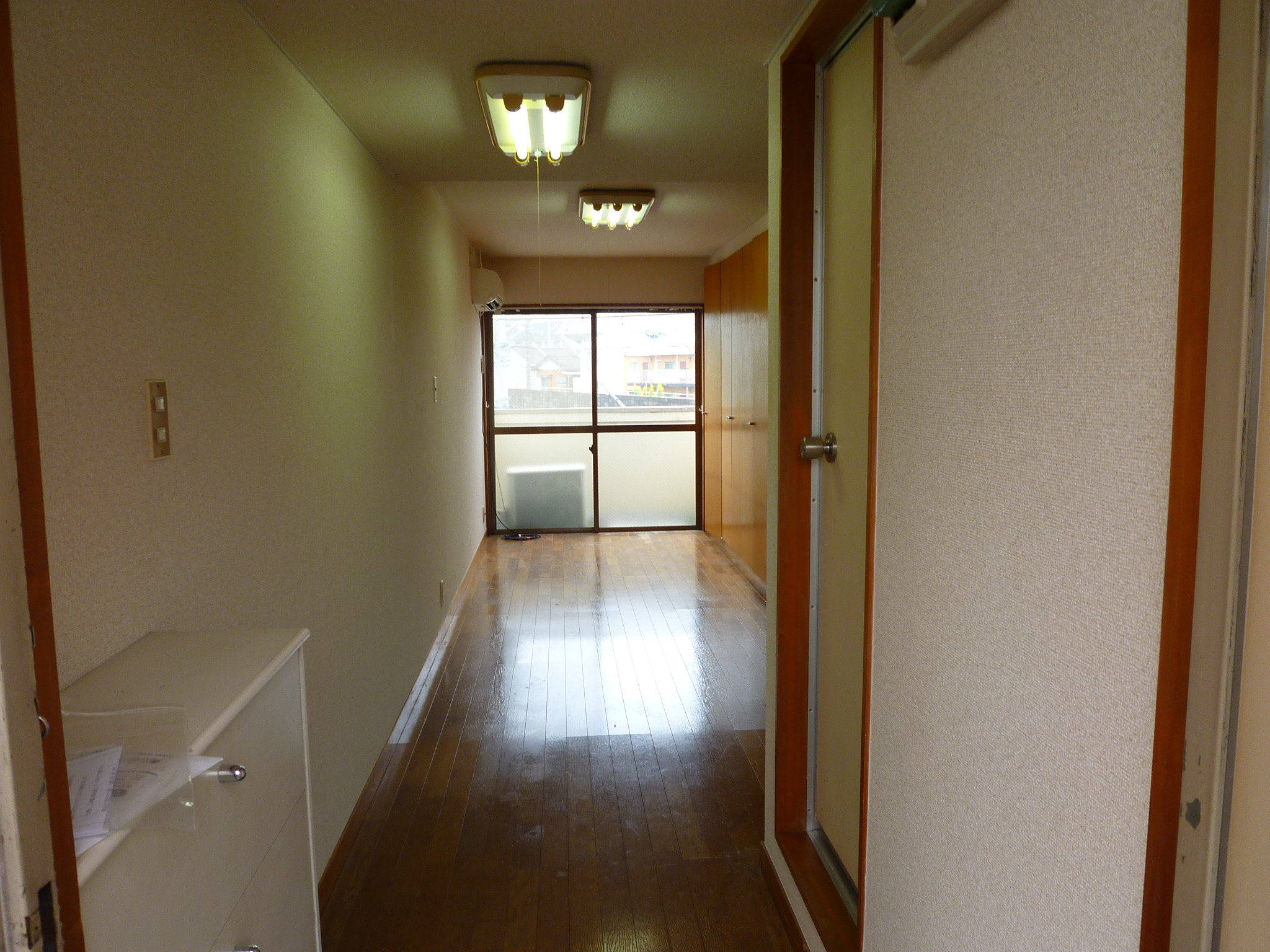 Living and room. Western-style room from the front door