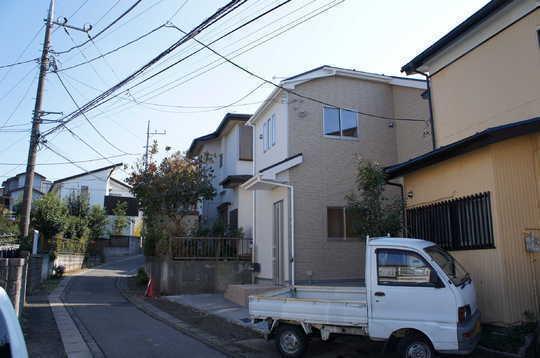 Local photos, including front road. Frontal road