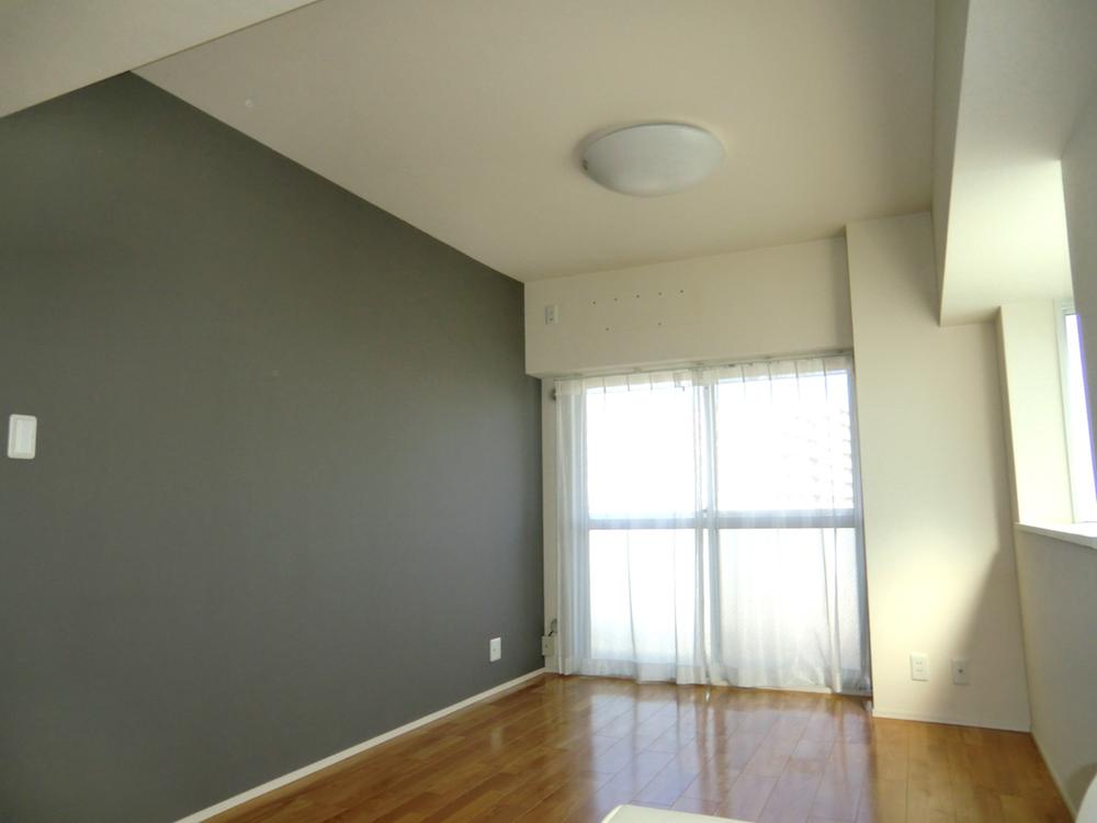 Non-living room. Indoor (11 May 2013) Shooting