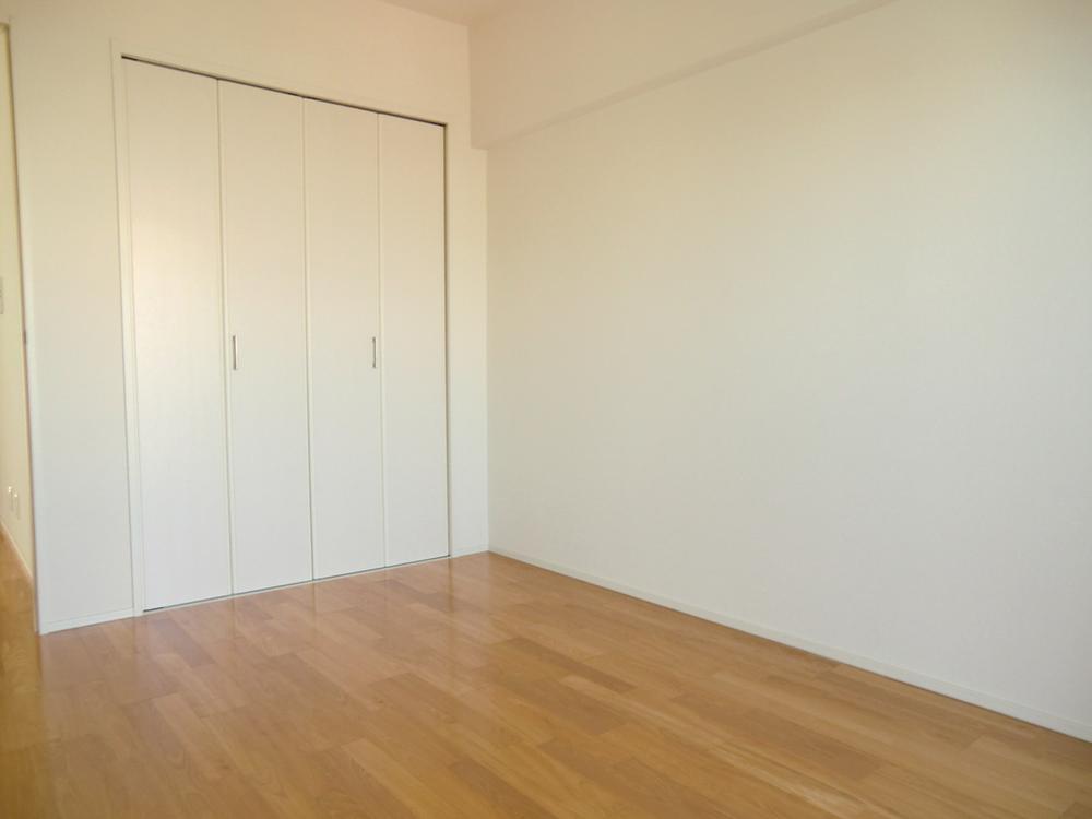 Non-living room. Indoor (11 May 2013) Shooting