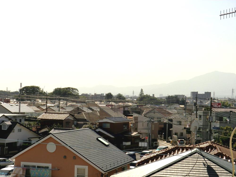 View photos from the dwelling unit. View from the site (November 2013) Shooting