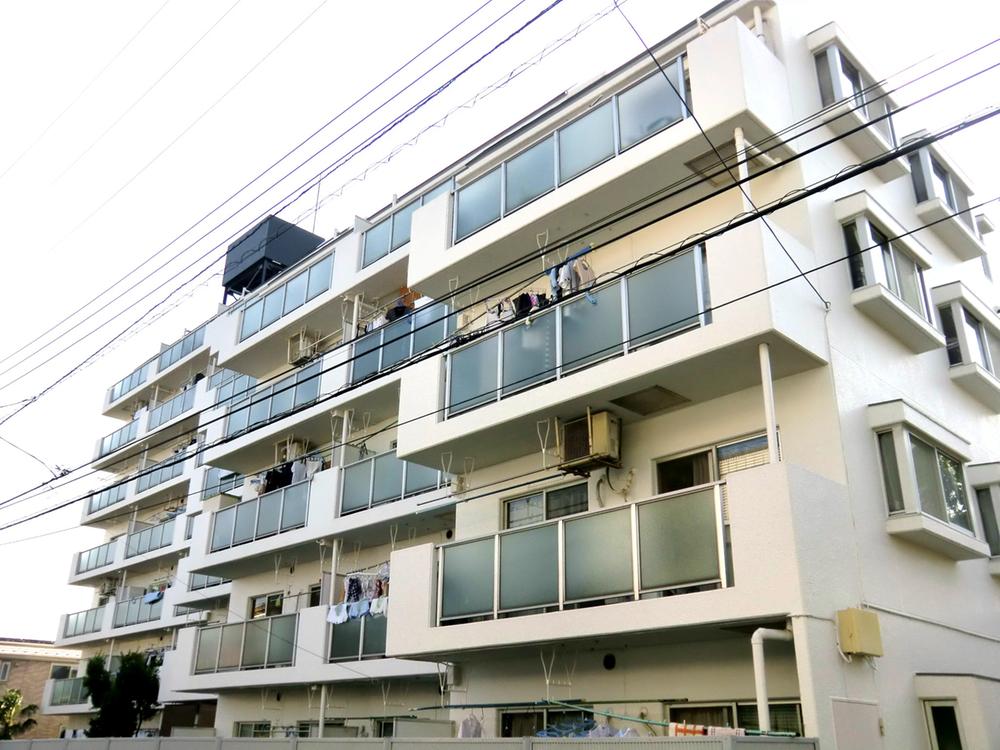 Local appearance photo. Local (11 May 2013) Shooting