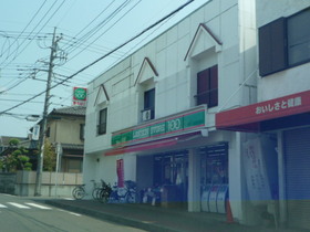 Convenience store. Lawson STORE100 up (convenience store) 400m