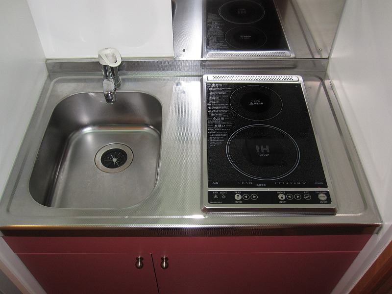 Kitchen. Glass top stove IH cooking heater