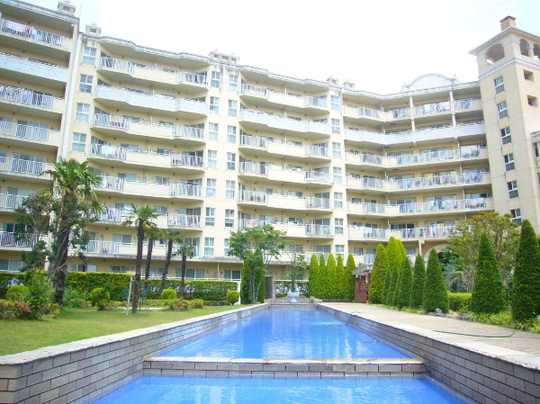 Local appearance photo. Building appearance (1)