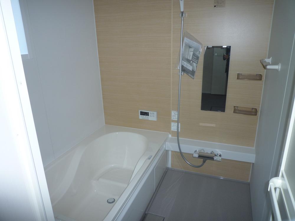 Bathroom. With bathroom ventilation dryer, Sitz bath is also available. 