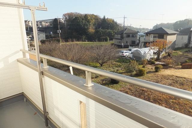Balcony. You can see the open-minded scene of the surrounding from the balcony. 5 Building (December 10, 2013) Shooting