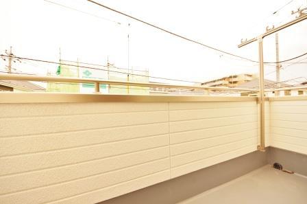 Balcony. Local (11 May 2013) Shooting, Balconies on the east side wide span. 