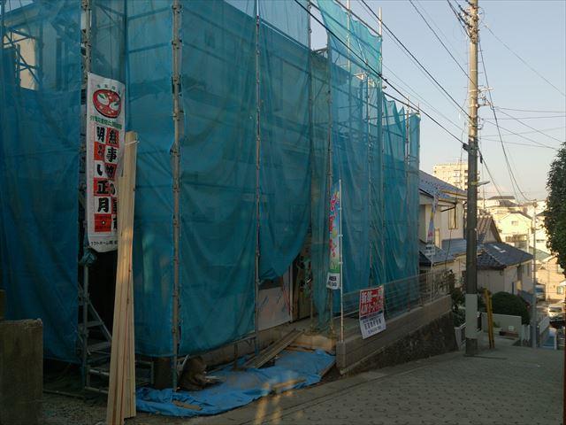Local photos, including front road. It is steadily work in progress.  Because there is model house near,  Please come by all means to visit! 