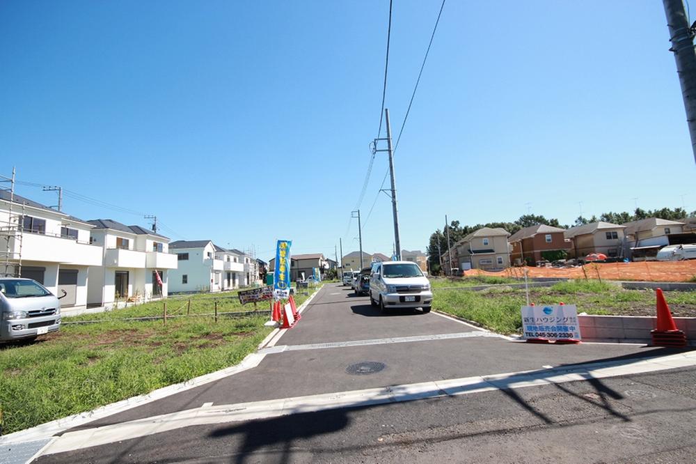 Local photos, including front road. Local (10 May 2013) Shooting