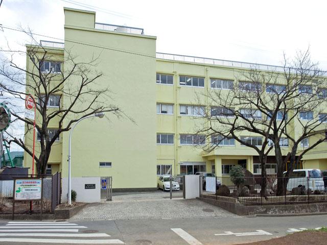 Primary school. Yokohamashiritsudai Gate 800m up to elementary school