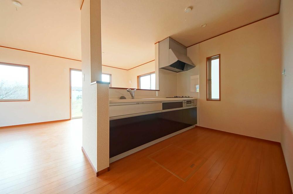 Kitchen. Indoor (12 May 2013) Shooting, It is a kitchen space that front has been opened.