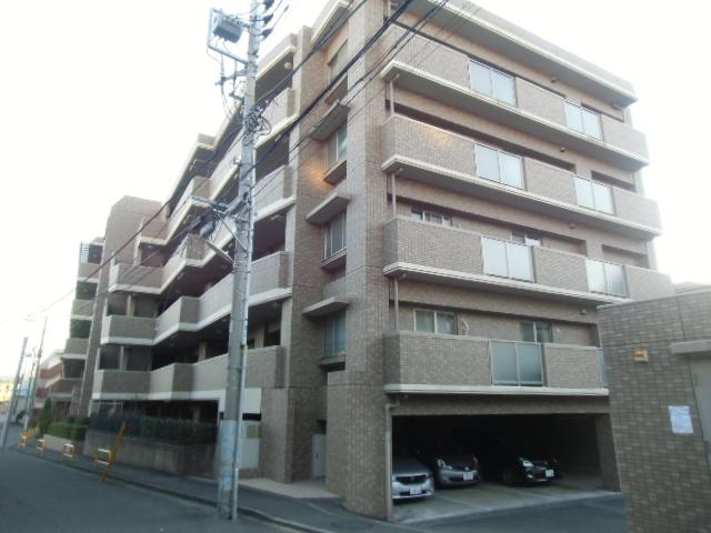 Local appearance photo. Local (12 May 2013) Shooting