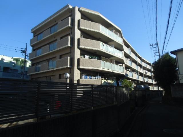 Local appearance photo. Local (12 May 2013) Shooting