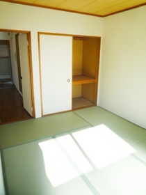 Living and room. Japanese-style room with a closet