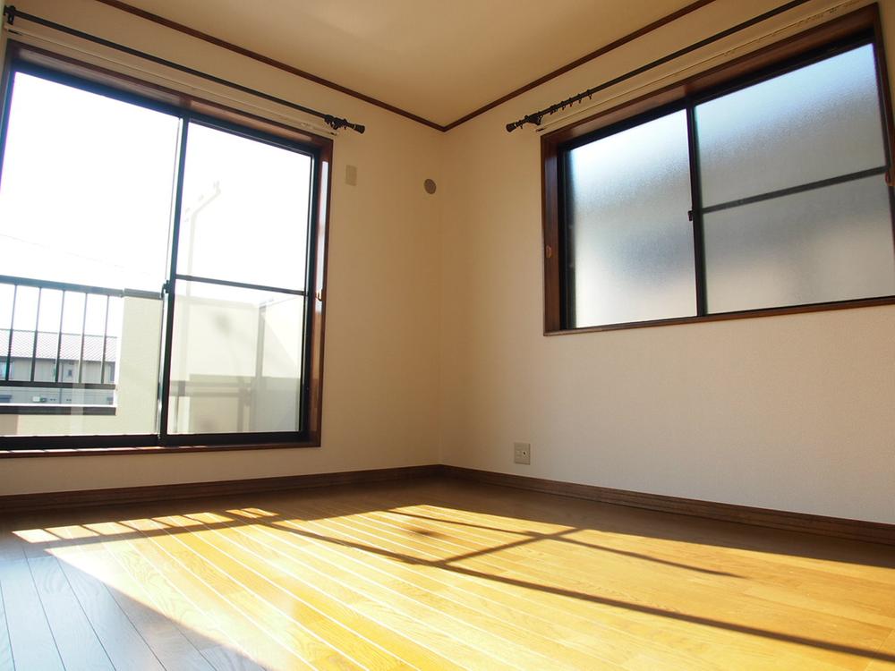 Non-living room. Local (late November 2013) Shooting