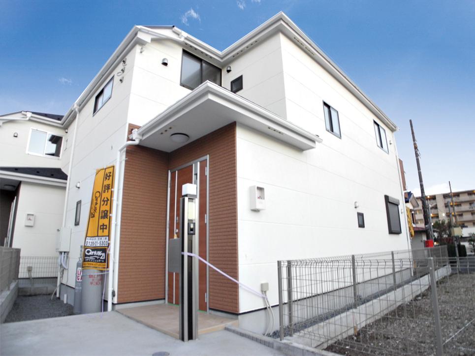 Local appearance photo. Local (12 May 2013) Shooting