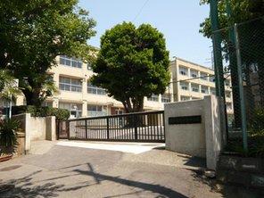 Junior high school. Yokohama Minami Totsuka until junior high school 710m