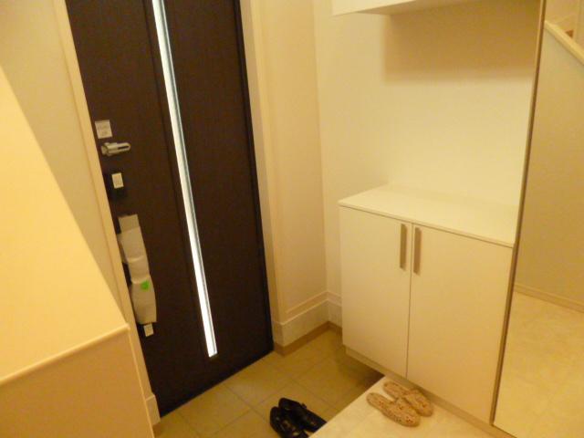 Entrance. Local (10 May 2013) Shooting