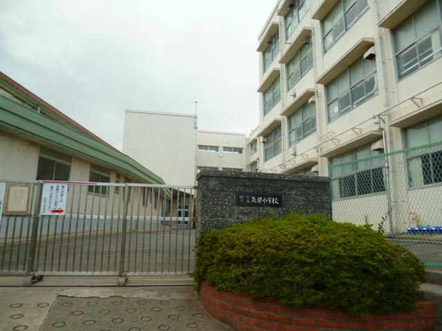 Primary school. 767m to Yokohama Municipal Yabe Elementary School