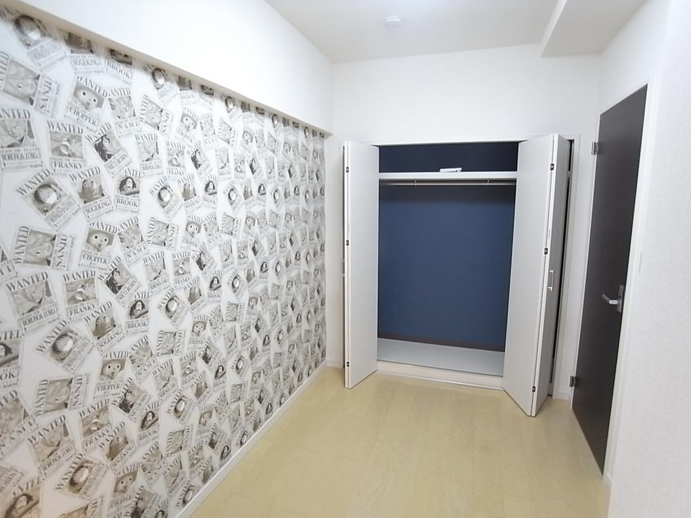 Non-living room. Is the most popular character is packed. Dying rooms for those who like. Indoor (11 May 2013) Shooting