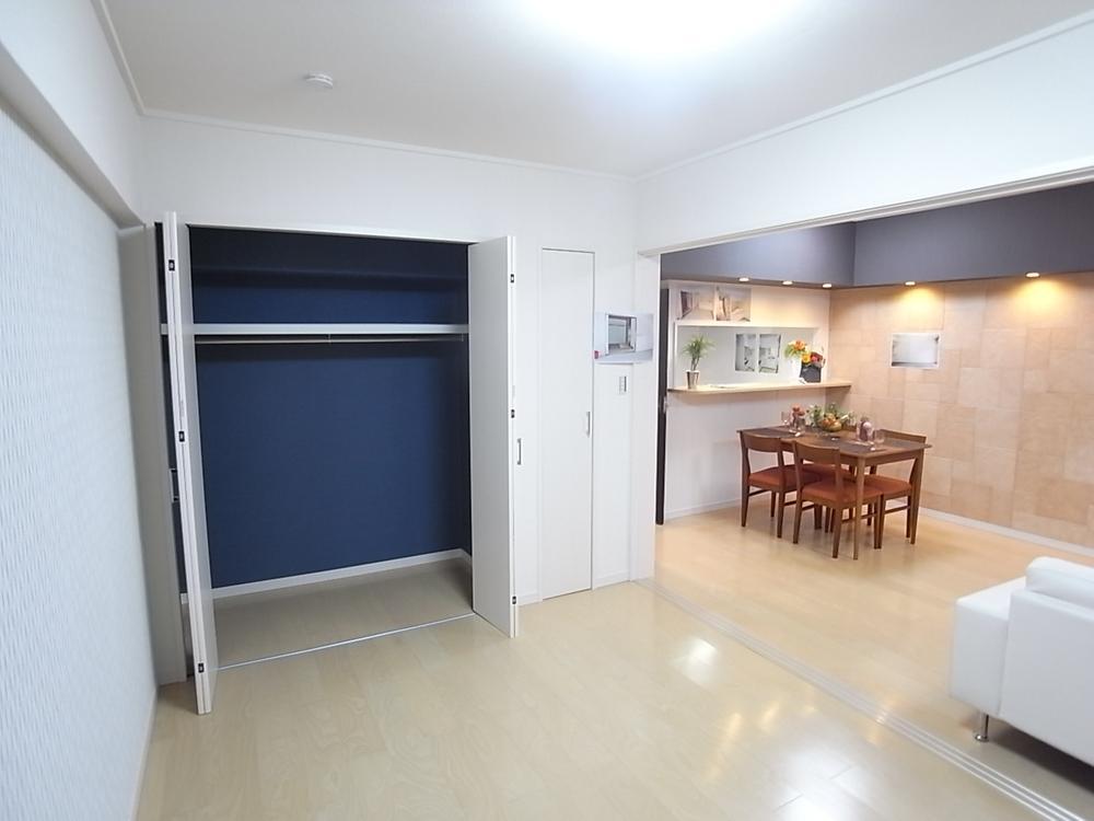 Non-living room. Indoor (11 May 2013) Shooting