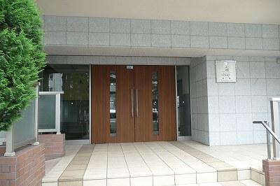 Entrance. Common areas